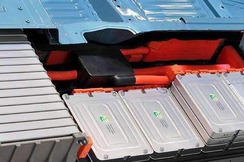 密云磷酸电池回收-上门回收叉车蓄电池|高价报废电池回收